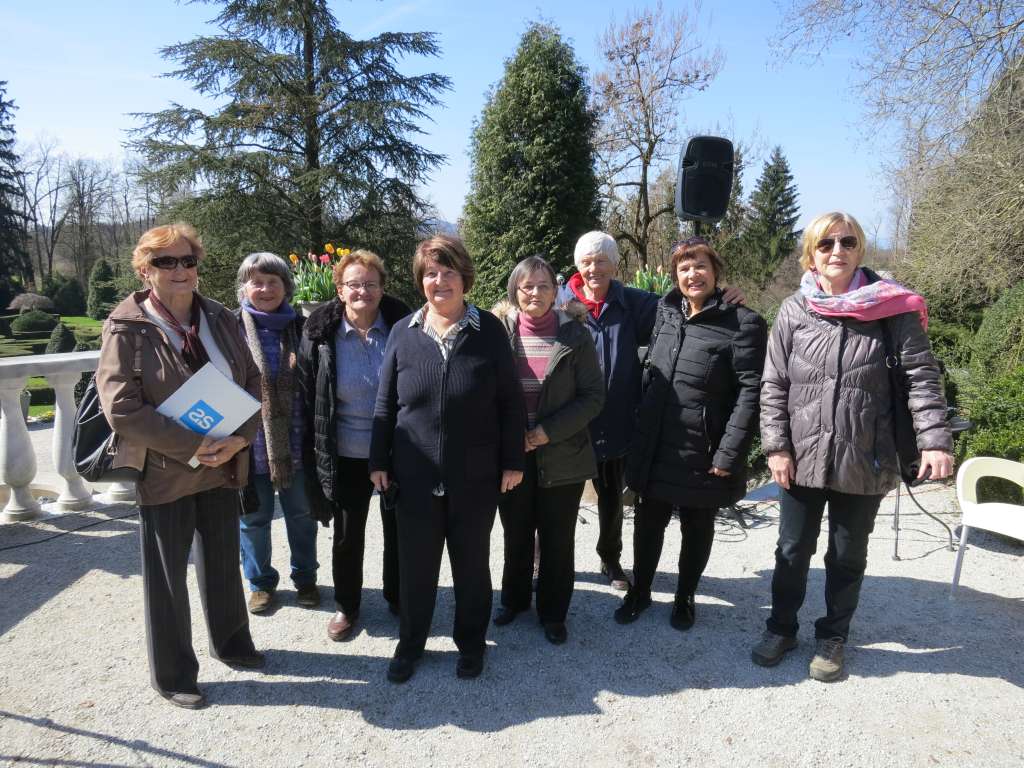 Literarni krožek praznuje dan poezije z recitalom v Arboretumu