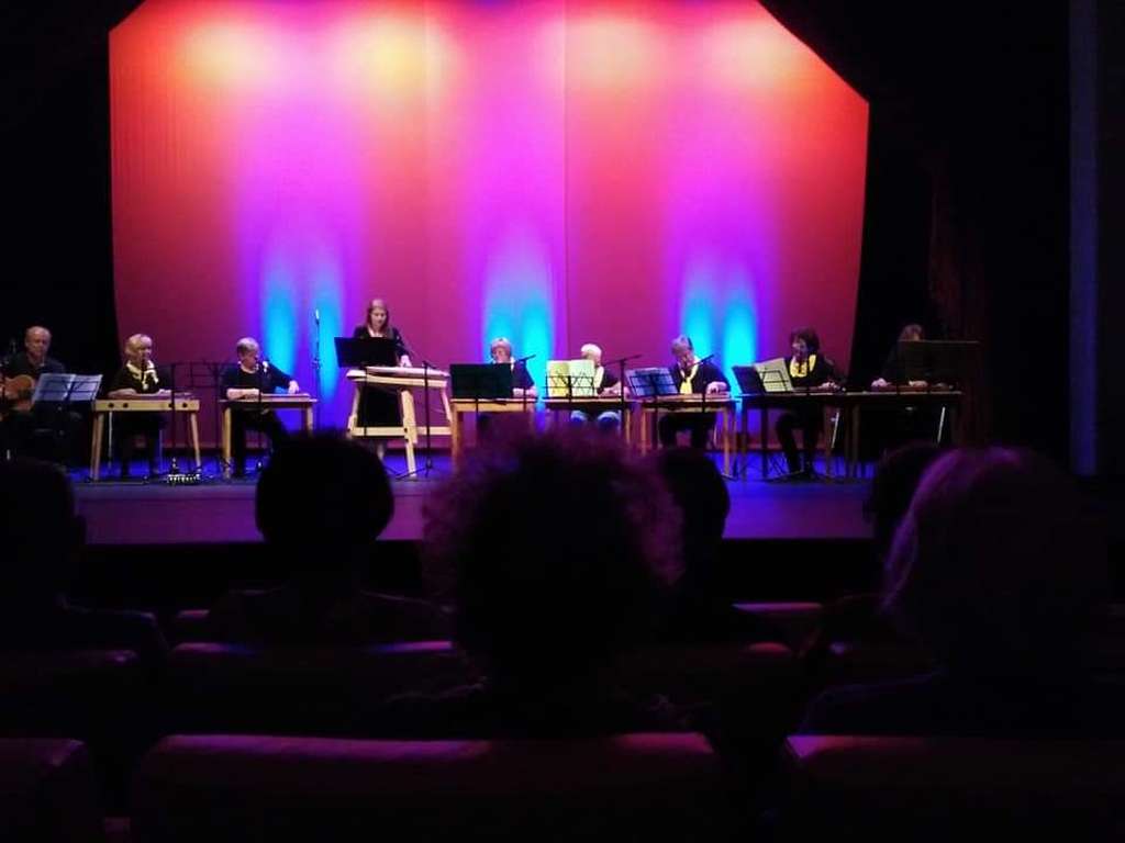 Citrarski festival "Premešane citre" Velenje Citrarke in kitaristi društva Lipa